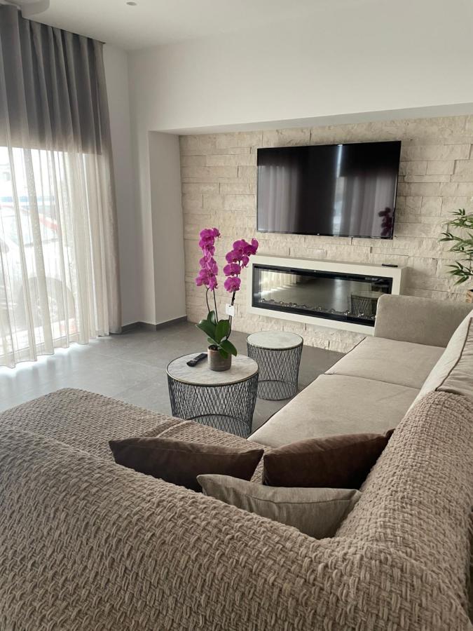 Big Blue Suites Gf Ierapetra  Exterior photo